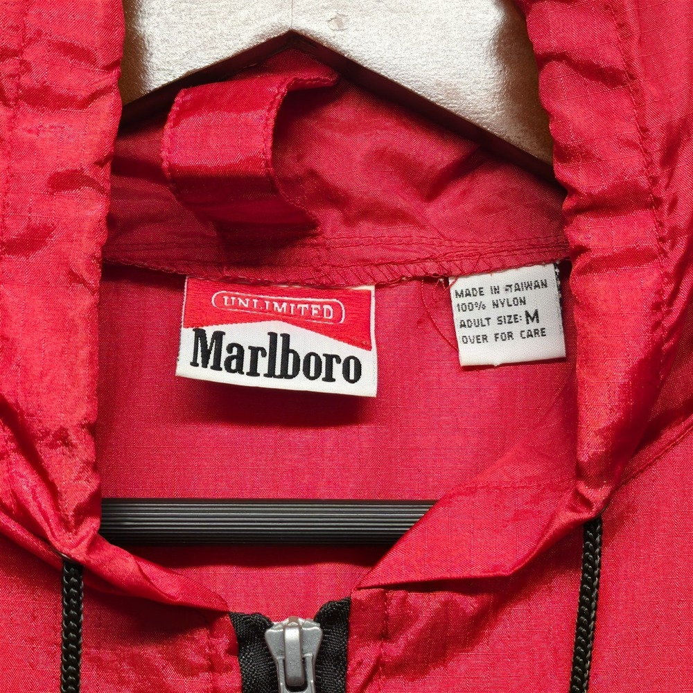 Vintage‎ Marlboro Unlimited Packable Hooded Windbreaker Size Medium